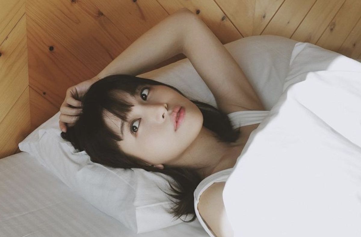 ▲「北一女神」蔡瑞雪在IG曬出「男友視角」躺床影片，「偽素顏」清純模樣，也讓粉絲讚翻。（圖／翻攝自蔡瑞雪蔡瑞雪IG）