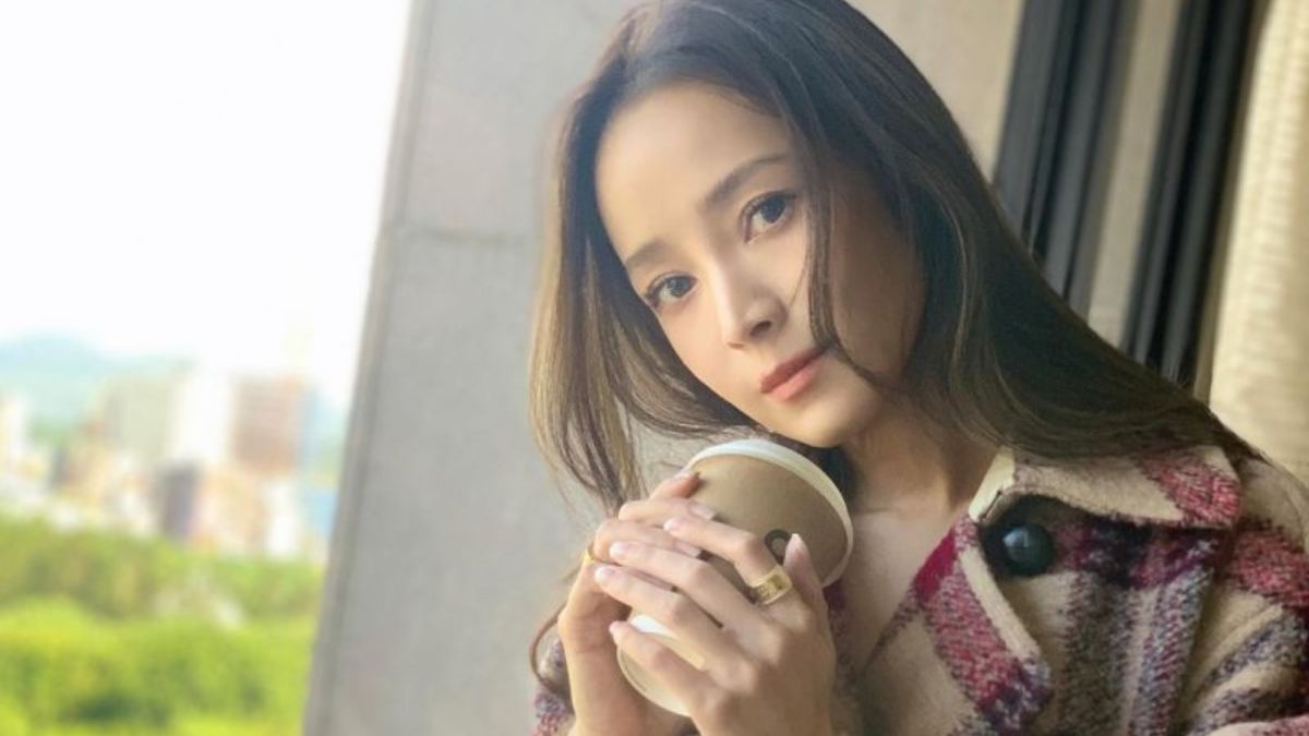 ▲侯佩岑分享短髮新造型，激似母親林月雲。（圖／翻攝自侯佩岑臉書）