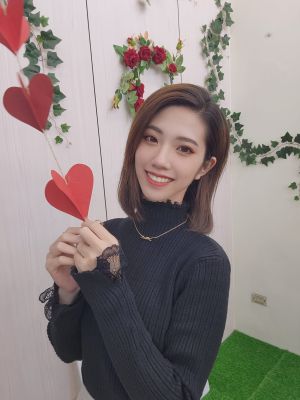 ▲新竹市里長候選人何芝寧,有「竹科正妹」的封號。(圖/翻攝自何芝寧FB) ▲新竹市里長候選人何芝寧,有「竹科正妹」的封號。(圖/翻攝自何芝寧FB)