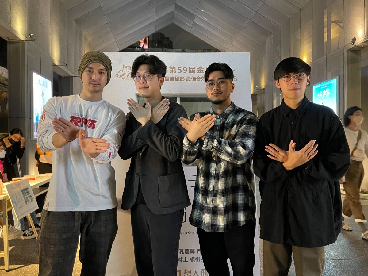 ▲電影《海鷗來過的房間》劇組來台受訪，（左起）演員林上、導演孔慶輝、音效師劉志強、攝影師蘇偉鍵。（圖／海鵬影業提供）