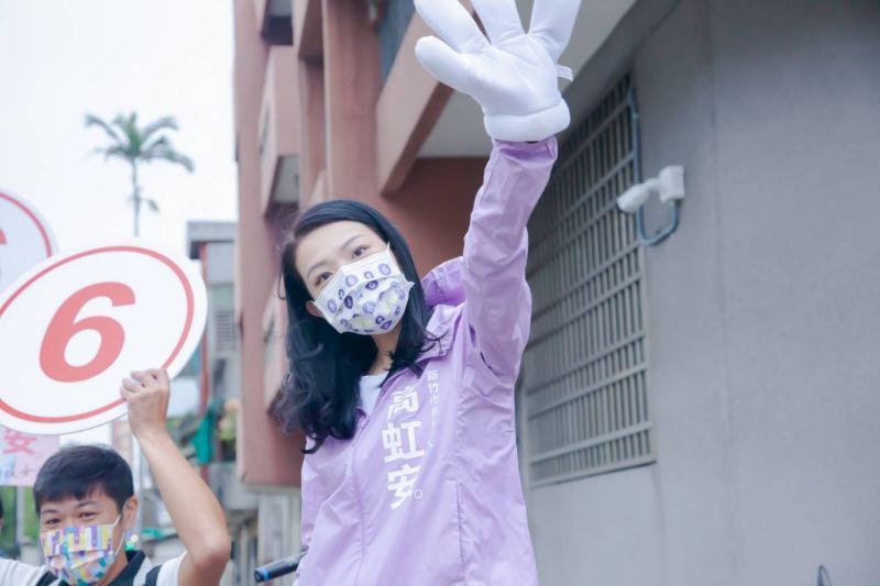 ▲民眾黨新竹市長候選人高虹安連日爆發爭議，但新竹市長選舉依舊是全國選戰的最熱點。（圖／高虹安辦公室提供）