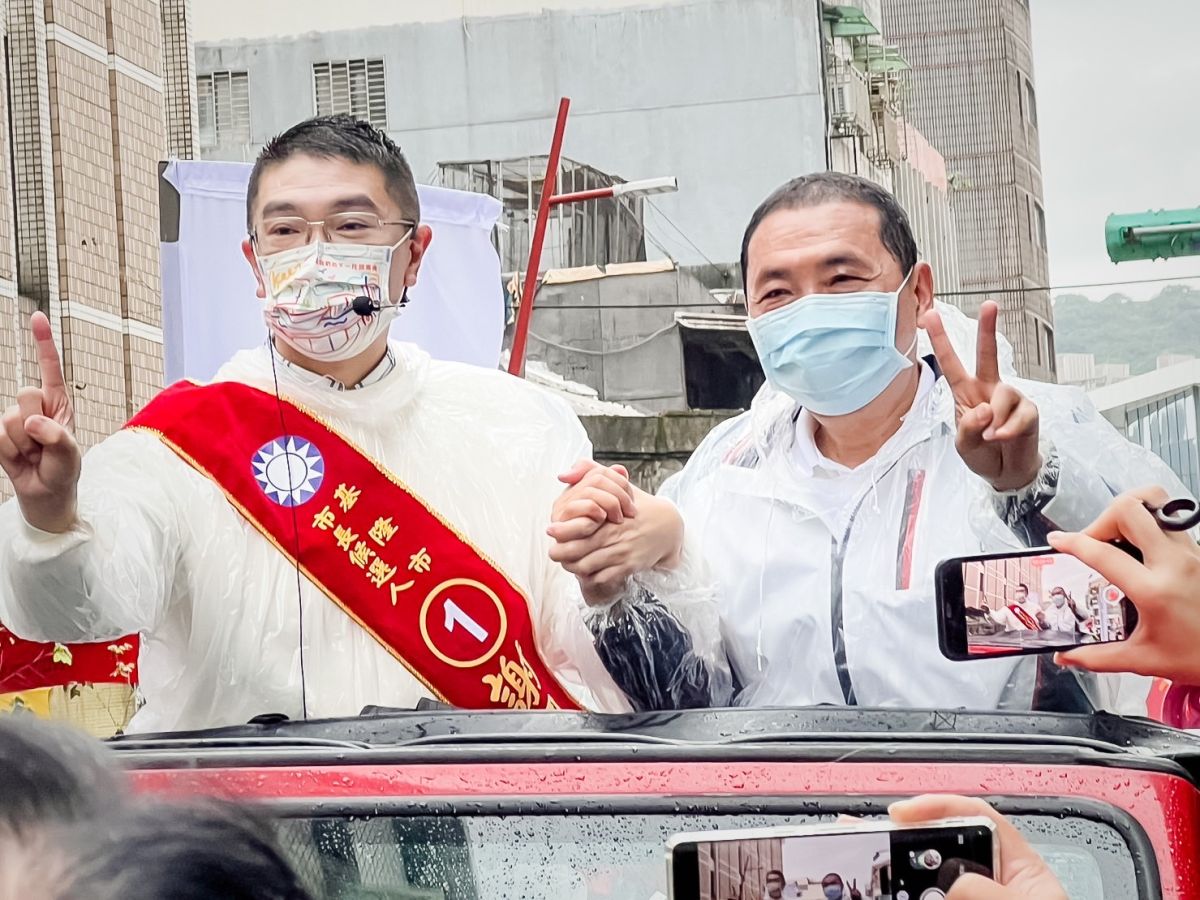 ▲侯友宜今特別來到基隆，陪同謝國樑一同車隊掃街。謝國樑受訪直言，有侯友宜的幫助及北北基桃的聯合作戰，對於勝選是越來越有信心。（圖／謝國樑辦公室提供）