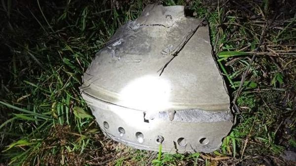 ▲波蘭遇襲地點留下了一個飛彈殘骸，國防專家認為碎片來自於S-300系統。（圖／翻攝自推特）