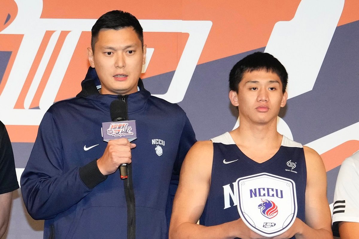 ▲男一級衛冕軍政治大學面對各隊來勢洶洶，總教練陳子威(左)及升上大四的林彥廷自信喊出創造歷史「絕對可以」。（圖／大專體總提供）