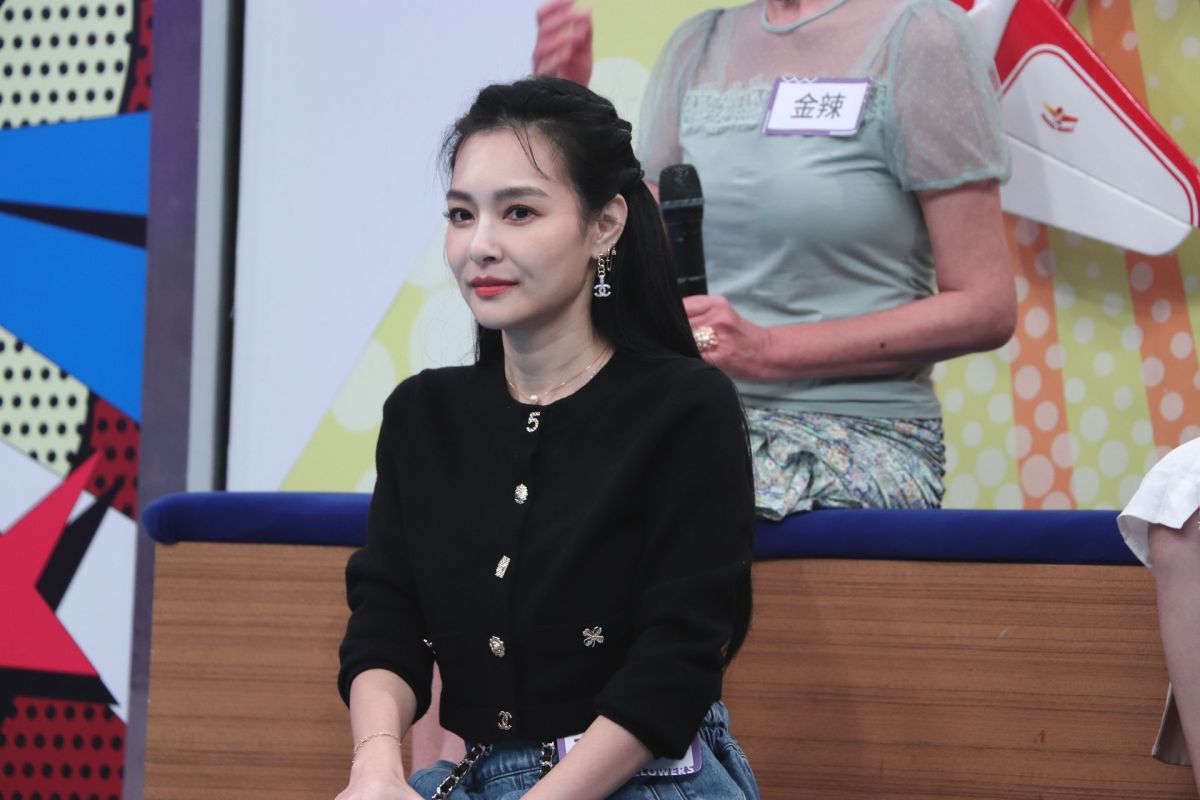 ▲藝人王思佳近日陷入假包疑雲，繼愛馬仕包包被質疑後，香奈兒的單品也被質疑都是瑕疵品。（圖／中天提供）