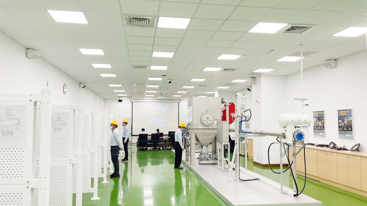 ▲台塑集團透過汰換照明、換節能公務車，達到減碳排放量千餘噸。（圖／台塑集團）