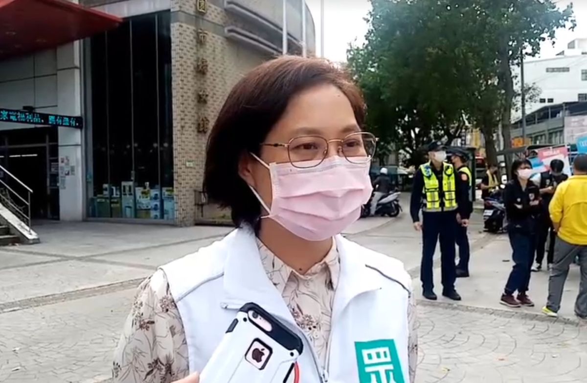 ▲賴香伶認為那些爆料者一再用「借刀殺人」的詞語除了讓不了解國會的人開始以訛傳訛，也故意弄混在制度運作上專業的國會助理。（圖／賴香伶競辦提供）