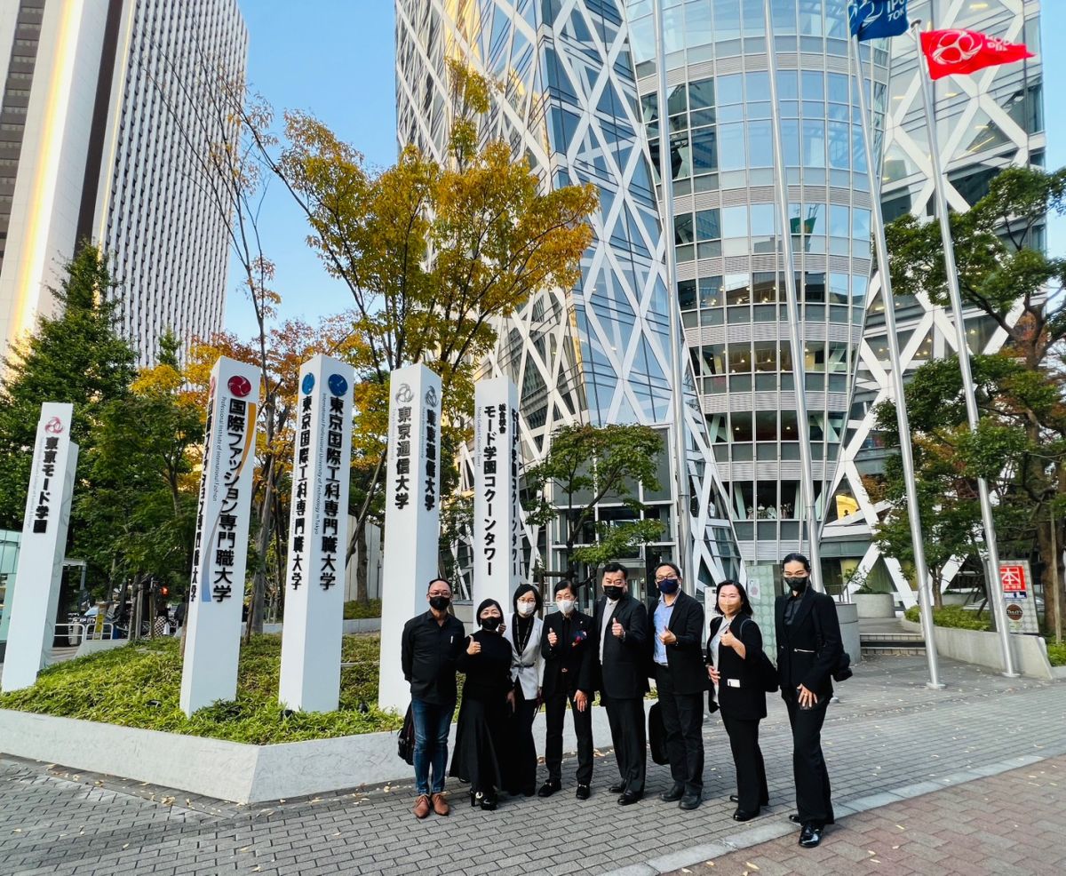 ▲崑山科大交流團於日本教育財團前合影(圖／崑山科大提供)