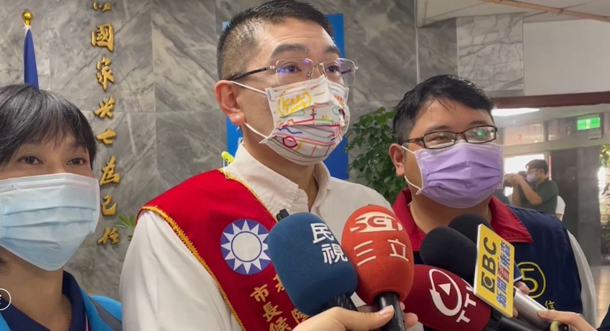 ▲謝國樑晚間7點30分舉辦造勢活動，但基隆市長公辦政見發表會則選在晚間7點，時間僅相差30分鐘，謝國樑今受訪坦言覺得巧合，且事前未收到口頭或電話詢問。（圖／謝國樑辦公室提供）