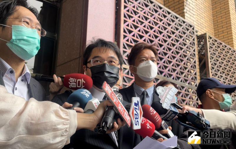 ▲民眾黨立院黨團赴北檢對A先生提告,律師陸正義受訪(圖/記者潘千詩攝,2022.11.17)