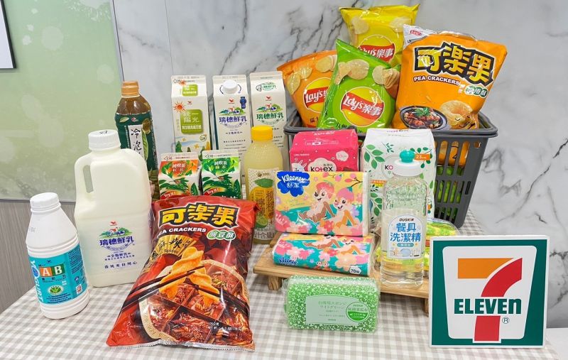 ▲即日起至12月27日開跑零食大賞,任選2件99元,其中包含許多原價70元的分享包餅乾。(圖/7-ELEVEN提供)