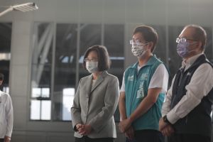蔡英文赴基隆視察「城際轉運站」,大讚林右昌、蔡適應多年來一起改變基隆,期許新任市長接棒延續光榮。(圖/基隆市政府提供) ▲蔡英文赴基隆視察「城際轉運站」,大讚林右昌、蔡適應多年來一起改變基隆,期許新任市長接棒延續光榮。(圖/基隆市政府提供)
