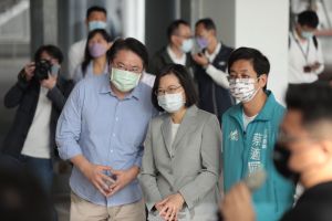 蔡英文赴基隆視察「城際轉運站」,大讚林右昌、蔡適應多年來一起改變基隆,期許新任市長接棒延續光榮。(圖/基隆市政府提供) ▲蔡英文赴基隆視察「城際轉運站」,大讚林右昌、蔡適應多年來一起改變基隆,期許新任市長接棒延續光榮。(圖/基隆市政府提供)