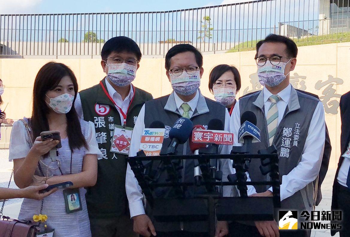 ▲鄭文燦指出，民進黨正在提高所有選民出席投票的意願，拉抬凝聚度跟支持度，相信鄭運鵬最後一定會贏得選戰的勝利。（圖／記者李春台攝，2022.11.17）