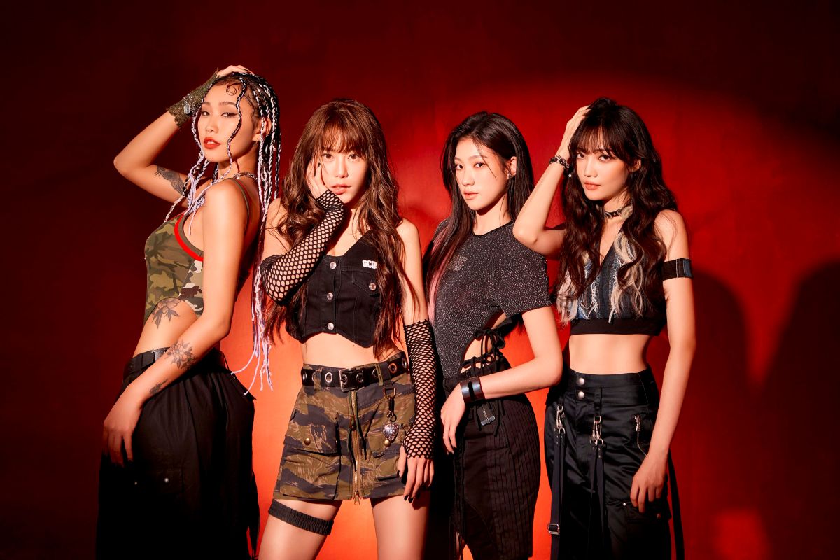 ▲梓梓（左二）擔任團體隊長，非常會照顧人。（圖／夢想家娛樂提供）