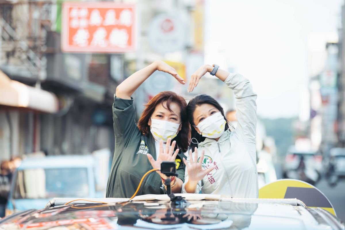 ▲林楚茵赴新竹與沈慧虹光榮車隊掃街，受到熱烈歡迎。（圖／沈慧虹辦公室提供）