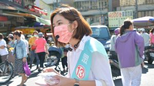 民眾黨士林北投區議員參選人「學姊」黃瀞瑩,17日在臉書上吐露心聲,表示對於被外界說「選情穩」感到心情沉重。 ▲民眾黨士林北投區議員參選人「學姊」黃瀞瑩,17日在臉書上吐露心聲,表示對於被外界說「選情穩」感到心情沉重。(圖/翻攝黃瀞瑩臉書)