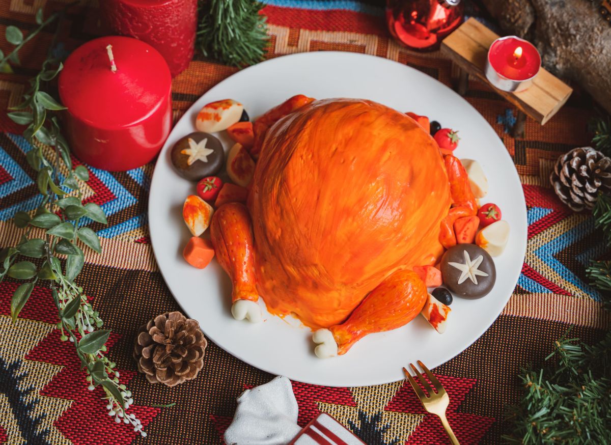 ▲以生乳捲席捲全台的亞尼克，竟然要搶感恩節商機、開賣火雞大餐？用「北海道奶霜」創意打造出逼真肥美的「咕咕火雞蛋糕」，限定今天一日限量預購開搶。（圖／亞尼克提供）