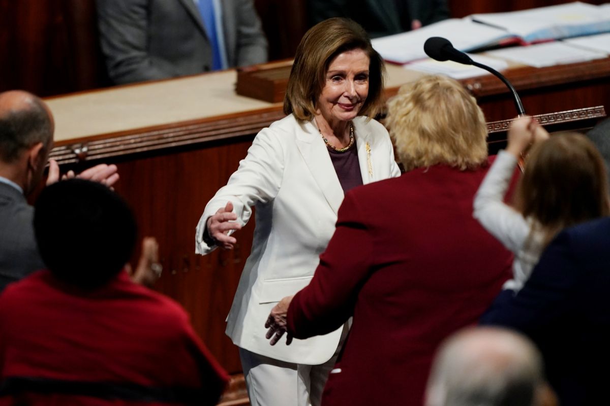 ▲美國史上首位聯邦眾議院女議長裴洛西（Nancy Pelosi）17日在眾院發表演說，表示當共和黨明年1月掌控眾院時，她將卸下民主黨領袖職位，但會續留眾院擔任議員。（圖／美聯社／達志影像）