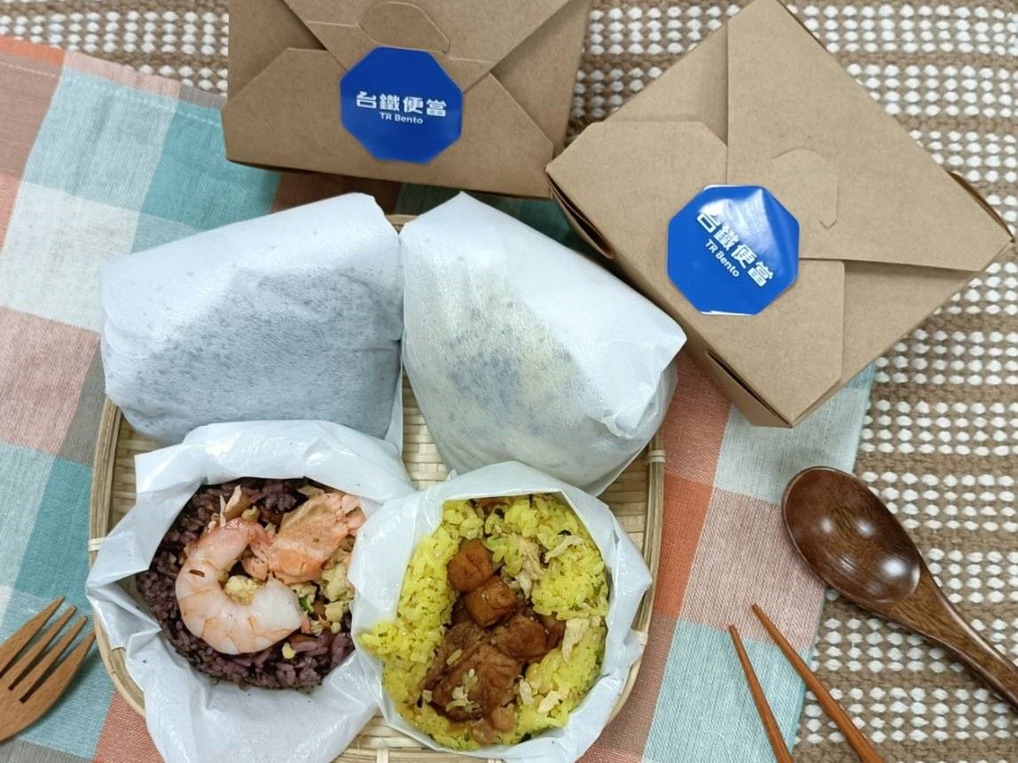 ▲台鐵海陸飯糰加料豪華版，11月18日起板橋站限定、限量販售。（圖／台鐵提供）