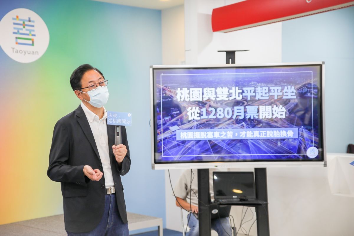 ▲曾俊豪指出，張善政早在9月30日就召開記者會，提出1280月票政見，涵蓋機捷、國道客運與台鐵。（圖／張善政競辦提供）