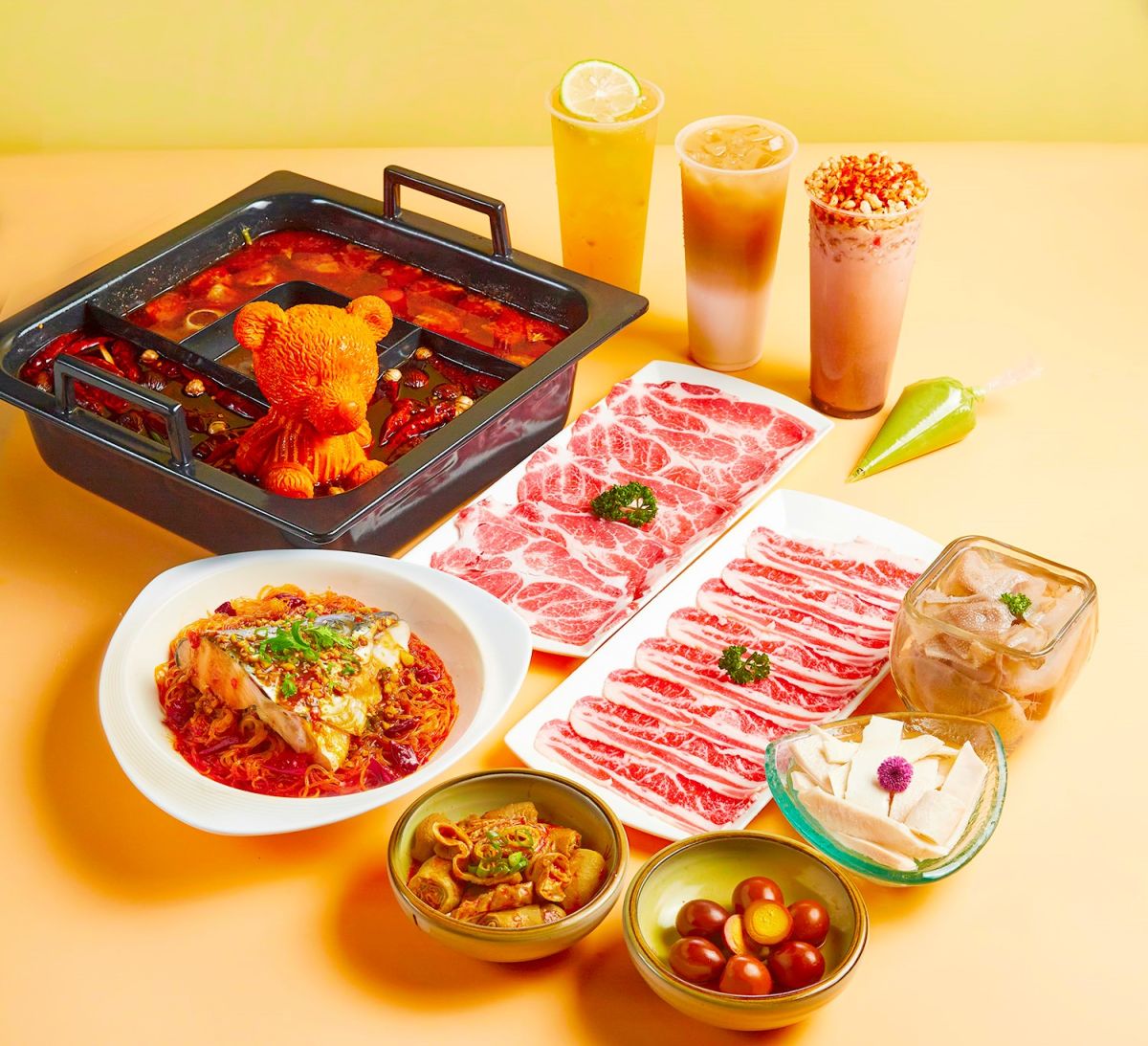 ▲鼎王新品牌「麻一點」上市，麻辣鍋結合手搖飲全新味蕾體驗，搶攻年輕客群。（圖／業者提供）