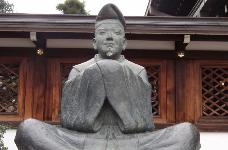 ▲晴明神社裡的安倍晴明像。(圖/翻攝自hegate12.com)