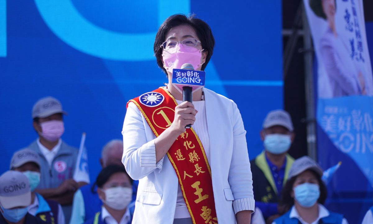 ▲王惠美以「細姨仔囝」形容中央偏心，並指黃秀芳連自己爭取回來的建設都不關心。（圖／王惠美競總提供，2022.11.19）