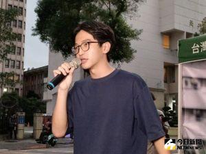 ▲學生民主聯盟副主席巫愷政認為，18歲公民權投票代表不只是讓18歲可以投票選舉，背後更深意涵是讓18歲的人被政府與民代重視。（圖／記者許若茵攝，2022.11.19）