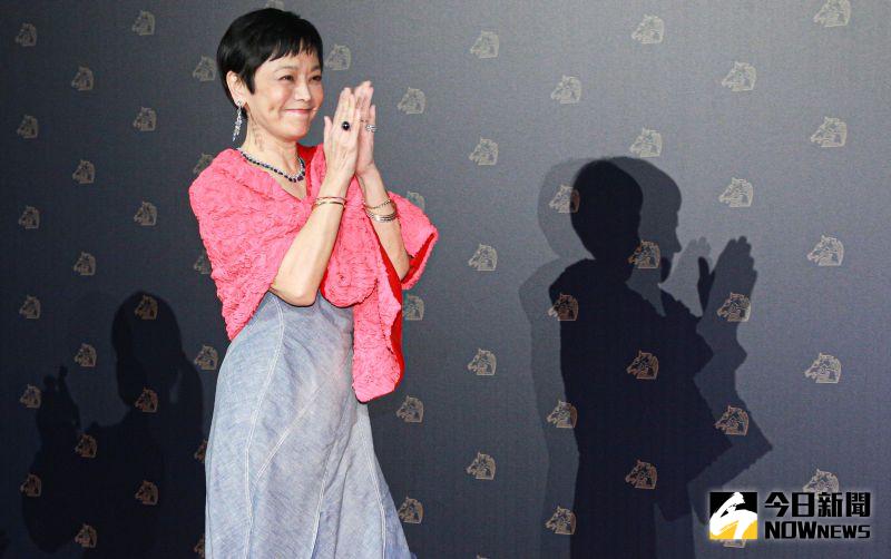 金馬59／張艾嘉封后「掌聲不間斷」 哽咽感謝95歲老媽媽 | 金馬59群星閃耀 | 焦點 | NOWnews今日新聞