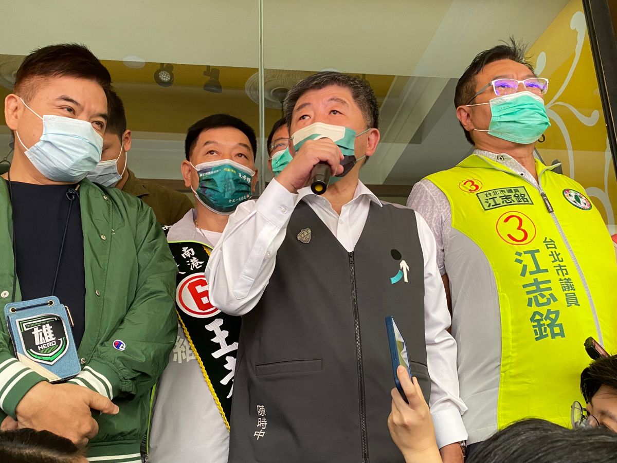 ▲陳時中表示既然立院通過18歲公民權，其他兩黨再多一點力量宣傳也無妨，「完全都不講是不對的事情。」（圖／記者陳威叡攝，2022.11.20）