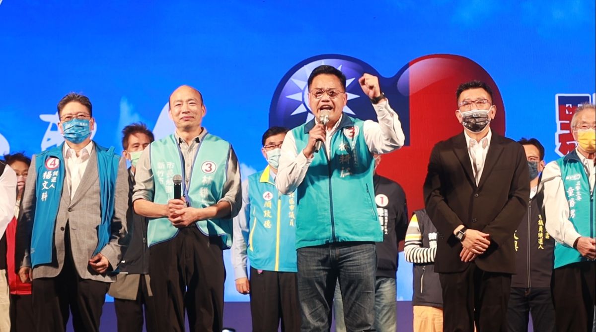 ▲林耕仁參選新竹市長之初不斷遭外界戲稱「邊緣仁」，於後透過爆料高虹安助理案彷彿「變個仁」博得全台關注，隨退卻又縮回過往形象，討論度也隨之直落。（圖／翻攝林耕仁臉書）