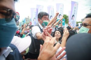 陳時中 ▲陳時中下午舉辦大遊行,將從民進黨中央步行至台北市府,抵達後將在台北市府前廣場致詞。(圖/記者葉政勳攝,2022.11.20)