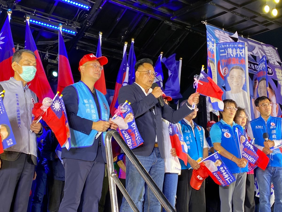 ▲林耕仁今舉辦造勢大會，他致詞暗諷高虹安一直造謠、一直蹭，無法面對民眾質疑，並誓言他要讓電視台名嘴、天龍國人跌破眼鏡。（圖／林耕仁辦公室提供）