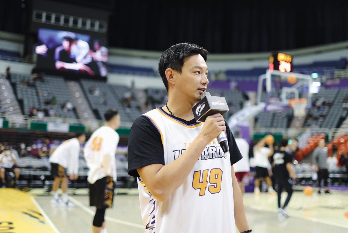 ▲威廉主持遭批評，愛妻卓君澤發聲。（圖／經紀人提供）