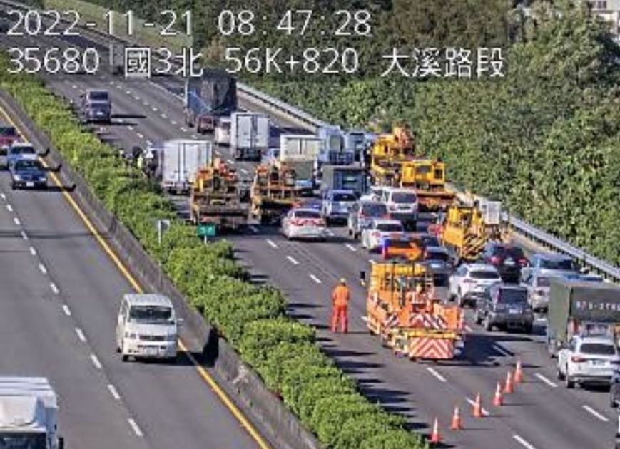 ▲國道3號南向57公里處、桃園大溪路段，發生9車連環撞車禍事故。（圖／翻攝高公局網站）