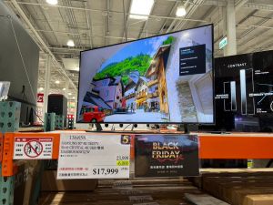 SAMSUNG 50 4K 電視,原價23,999元,特價17,999元。(圖/記者鍾怡婷攝) ▲SAMSUNG 50 4K 電視,原價23,999元,特價17,999元。(圖/記者鍾怡婷攝)
