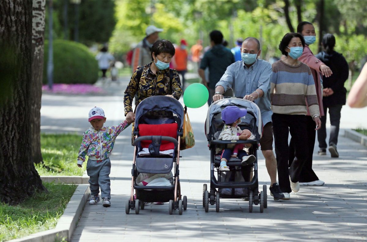 ▲中國多地近年呈現人口自然負增長，雖然當局已放寬生育政策，但成效仍不夠理想。示意圖。（圖／美聯社／達志影像）