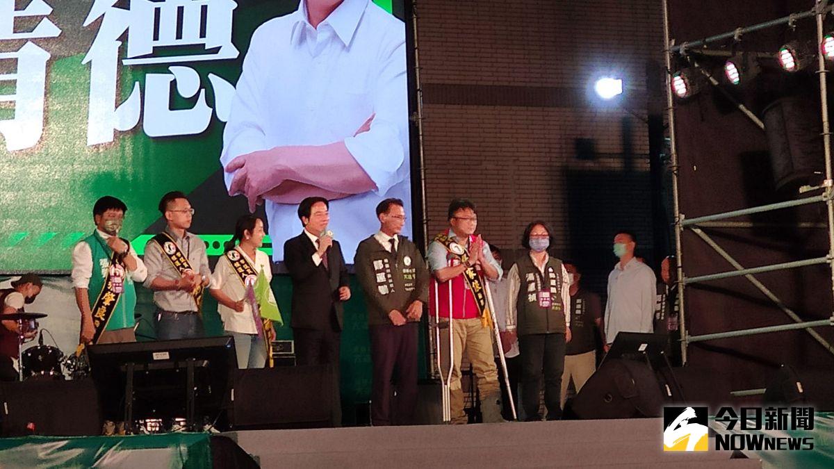 ▲民進黨桃園市長候選人鄭運鵬平鎮造勢晚會，請來副總統賴清德助講。（圖／記者呂炯昌攝，2022.11.21）