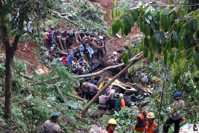 印尼強震162死、326傷　外交部：未接獲台僑傷亡通報