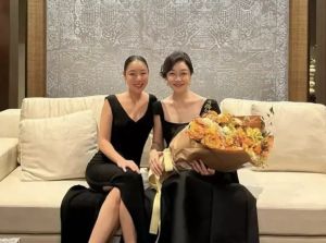 Marisa Chearavanont與女兒母女情深。(圖/翻攝自推特) ▲Marisa Chearavanont與女兒母女情深。(圖/翻攝自推特)