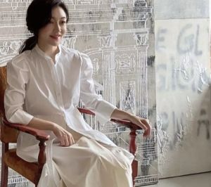 Marisa Chearavanont雖然坐擁萬貫家財,但穿著十分低調,從不用大量名牌妝點自己。(圖/翻攝自推特) ▲Marisa Chearavanont雖然坐擁萬貫家財,但穿著十分低調,從不用大量名牌妝點自己。(圖/翻攝自推特)