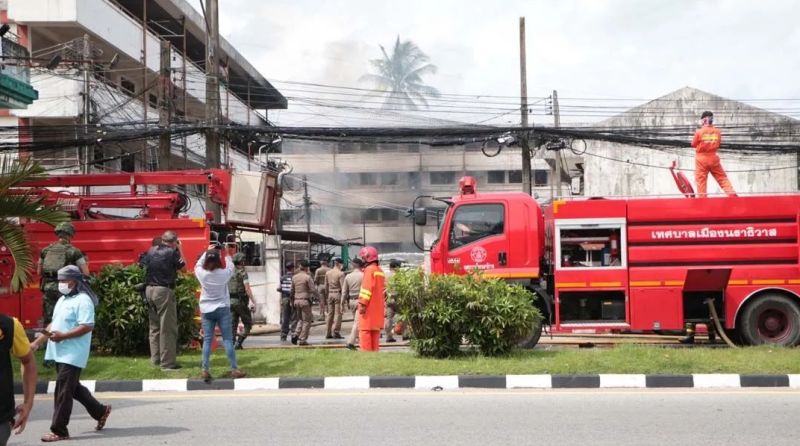 ▲泰國南部一間警局驚傳遭炸彈客攻擊。（圖／翻攝自《THAI NEWSROOM》）