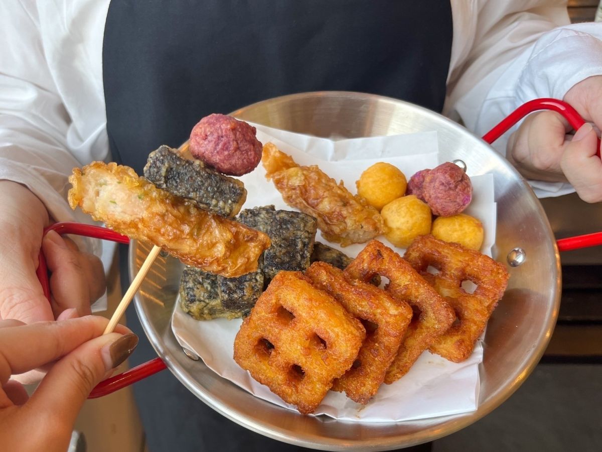 ▲繼光香香雞3款人氣餐點跨年「買1送1」優惠！2022/12/30(五)～2023/1/2(一)限4天，購買田字薯餅即可享「買1送1」優惠。12/28起透過UberEats、Foodpanda兩大外送平台，購買「塔香蘿蔔糕」跟「塔香百頁豆腐」也有「買1送1」好康。（圖／香繼光提供）