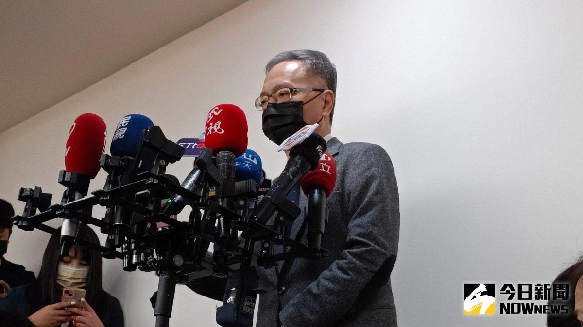 ▲2022大選在即，確診者仍無法投票，違者將開罰，衛福部長薛瑞元表示這是依據《憲法》精神，遭國民黨台北市長候選人蔣萬安酸剛接任衛福部長就搶當大法官。（圖／記者許若茵攝，2022.11.23）