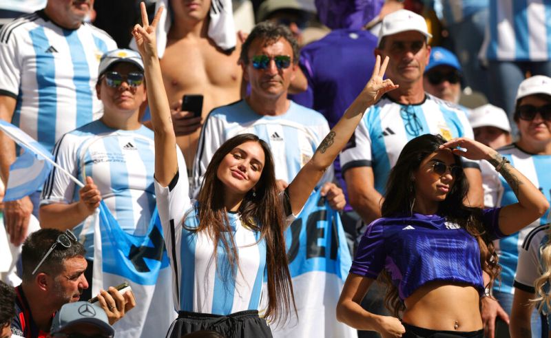 ▲阿根廷美女球迷。（圖／美聯社／達志影像）