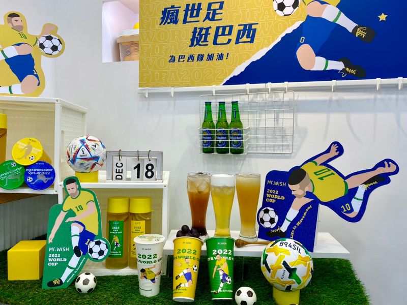 ▲左起:「法式葡萄-0.0海尼根」、「蜂蜜奶油-0.0海尼根」、「荔枝烏龍-0.0海尼根」3款各為L杯90元。(圖/記者蕭涵云攝)