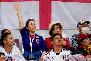 ▲日本隊女球迷熱情應援。(圖/美聯社/達志影像) ▲日本隊女球迷熱情應援。(圖/美聯社/達志影像)
