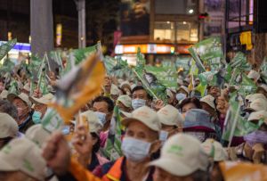 江聰淵舉辦「贏回正義 守護宜蘭」晚會,現場支持者熱情相挺。 ▲江聰淵舉辦「贏回正義 守護宜蘭」晚會,現場支持者熱情相挺。(圖/民進黨提供)