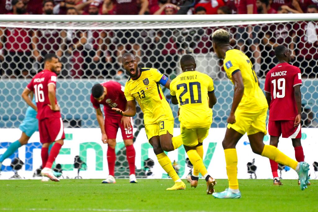 ▲熬夜看球賽，睡眠不足的狀況下，上班族想要擁有好精神，可以做好3件事，包括曬太陽、吃營養早餐以及午睡補眠，都能快速甩掉疲勞！（圖／美聯社）